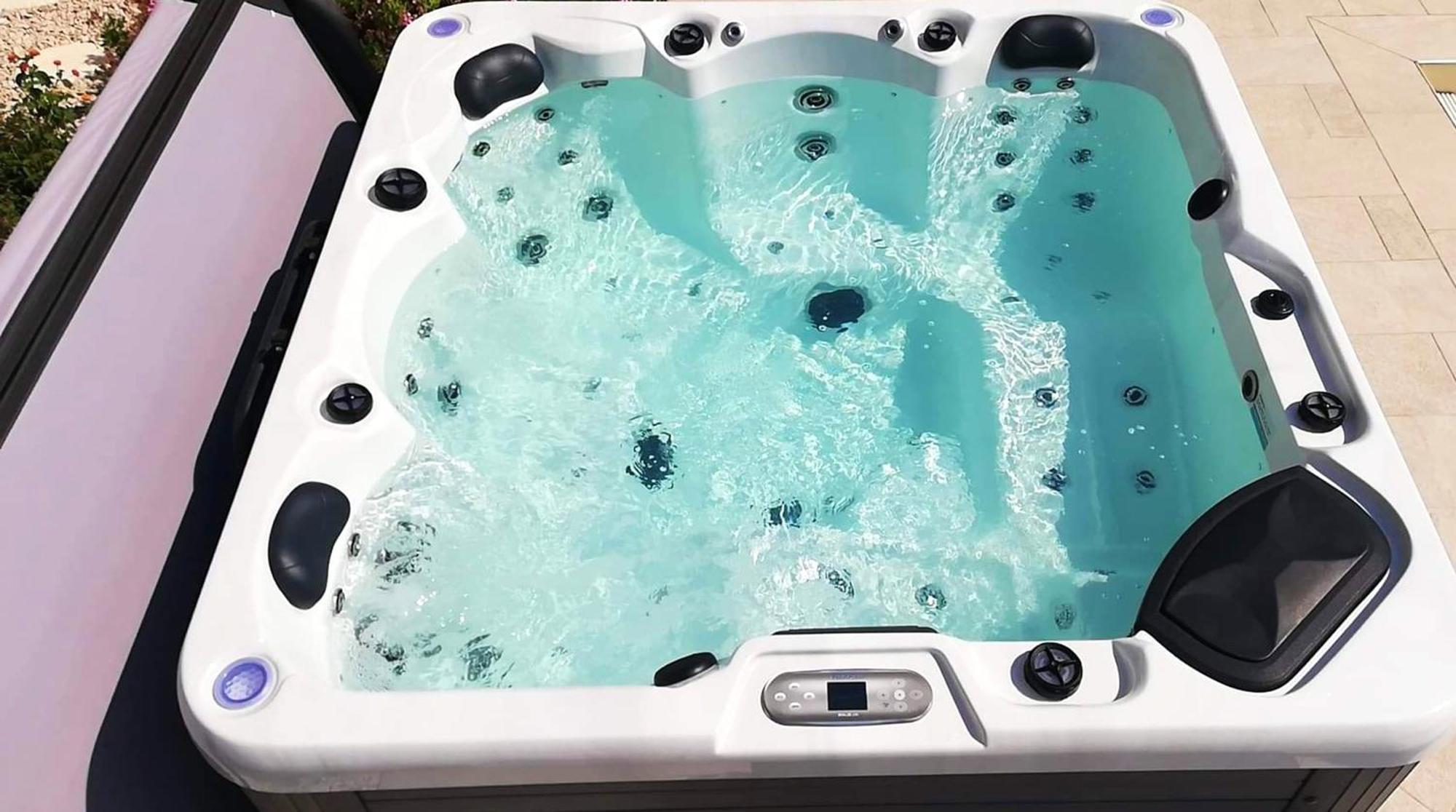 Villa Spacieuse A Beziers Avec Piscine Privee Et Jacuzzi ภายนอก รูปภาพ