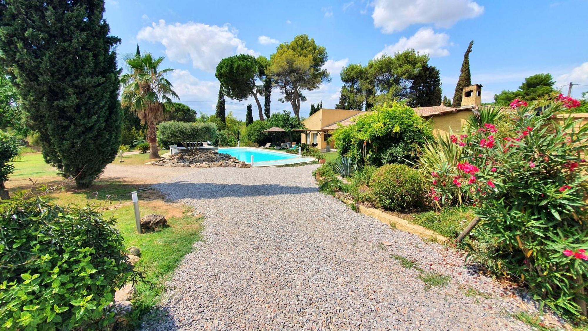 Villa Spacieuse A Beziers Avec Piscine Privee Et Jacuzzi ภายนอก รูปภาพ